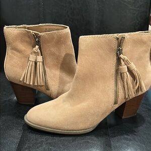 Vionic Madeline Tan Suede Ankle Boots with Tassels